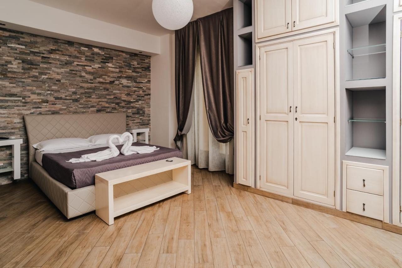 Holiday Gli Archi Фазано Екстериор снимка