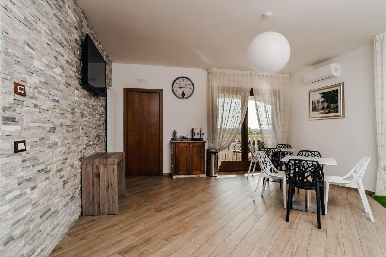 Holiday Gli Archi Фазано Екстериор снимка