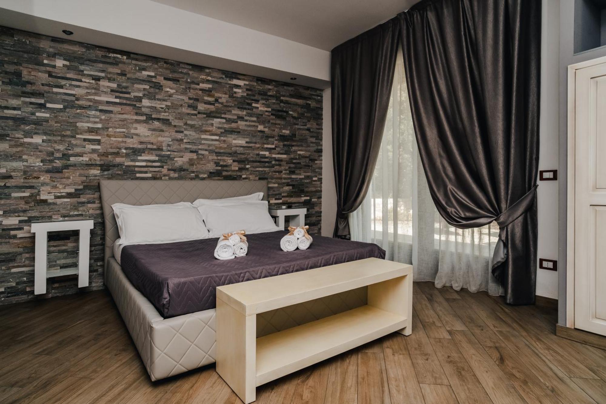 Holiday Gli Archi Фазано Екстериор снимка