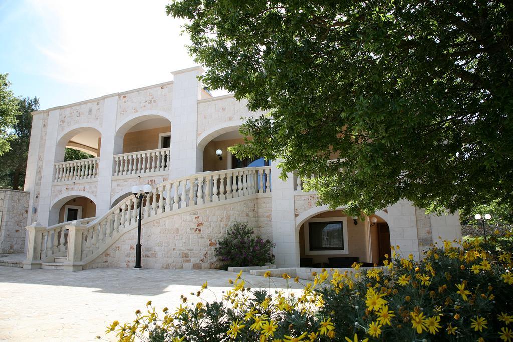 Holiday Gli Archi Фазано Екстериор снимка